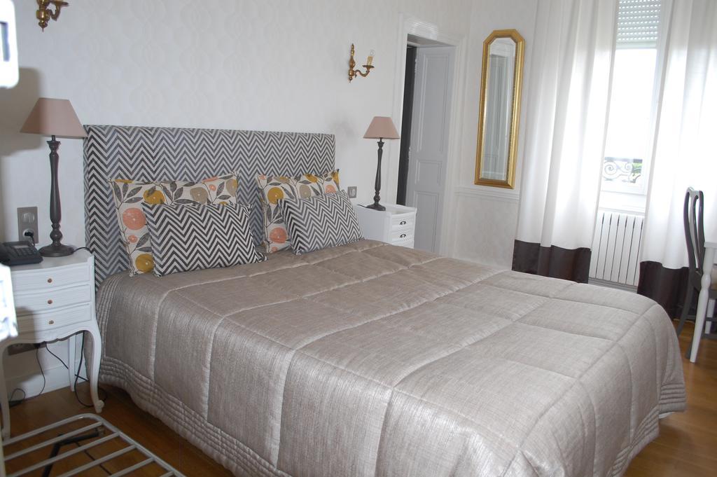 Logis Hotel L'Europe Pontivy Kültér fotó