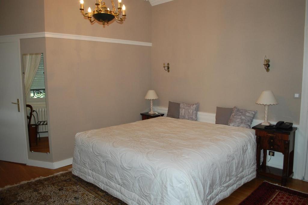 Logis Hotel L'Europe Pontivy Kültér fotó