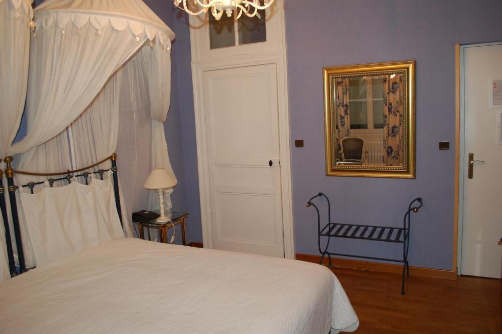 Logis Hotel L'Europe Pontivy Kültér fotó