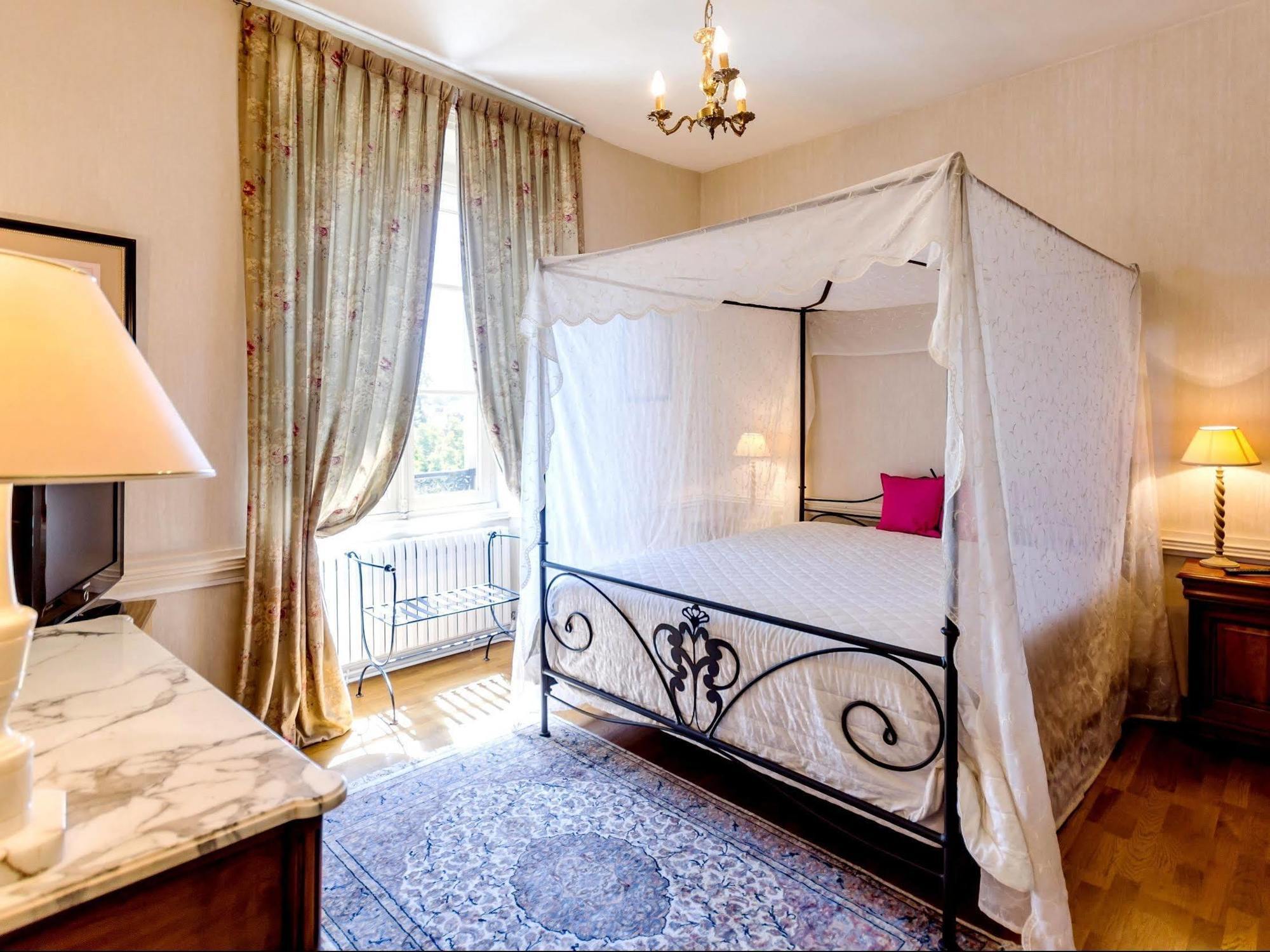 Logis Hotel L'Europe Pontivy Kültér fotó