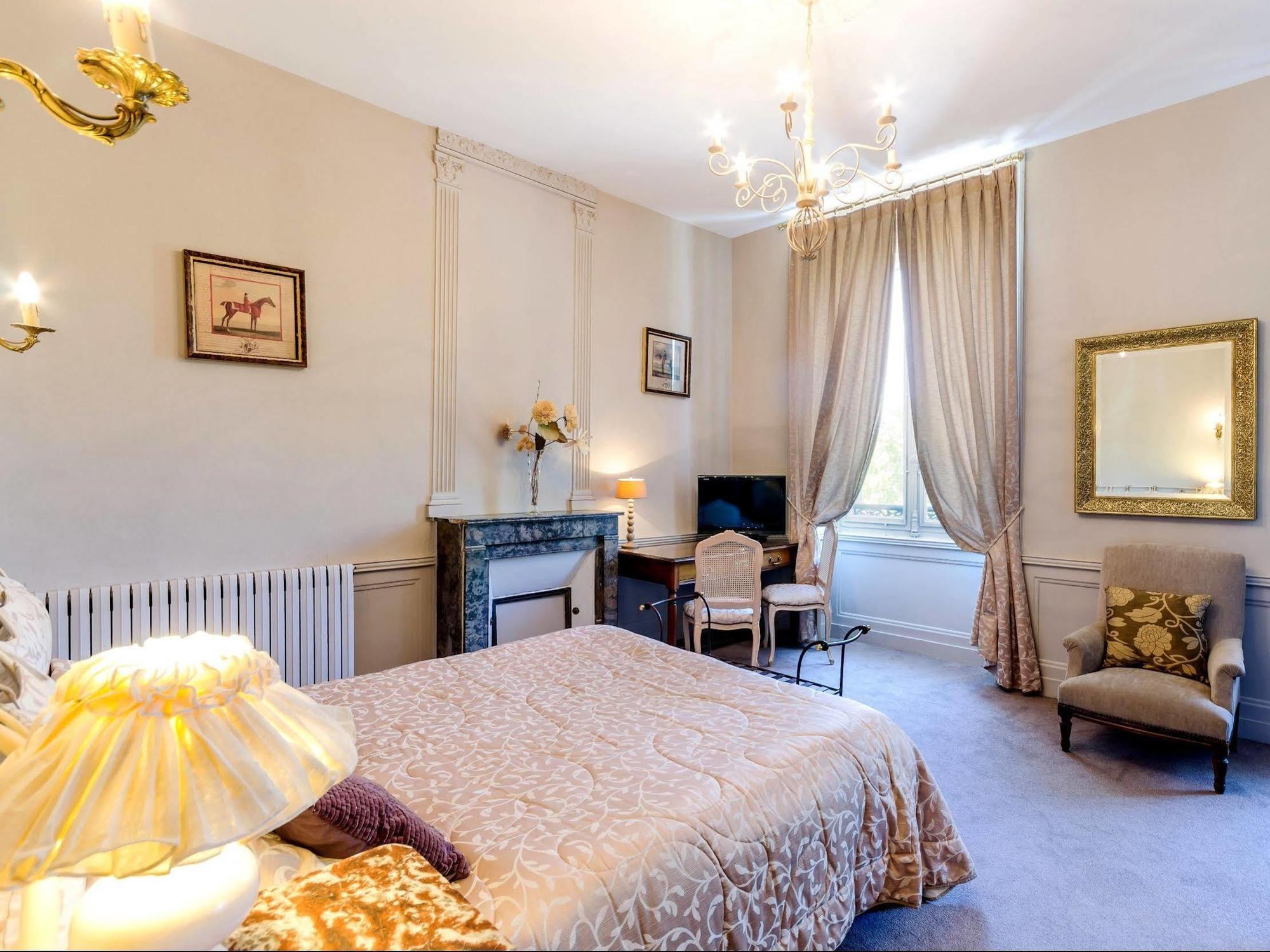 Logis Hotel L'Europe Pontivy Kültér fotó